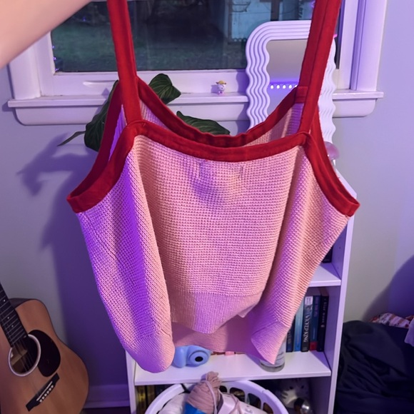 XL knitted strawberry crop top 🍓 - Picture 2 of 3